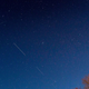 Imagen para el artículo titulado Los satélites de SpaceX podrían afectar seriamente a la capacidad de los astrónomos para explorar el espacio